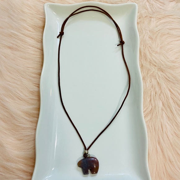 Brown leather animal stone necklace - Picture 4 of 8